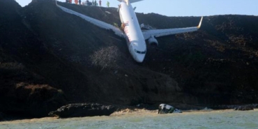 denize-25-metre-kala-durmustu-pilotlar-icin-istenilen-ceza-belli-oldu-RPU8FmrE.jpg