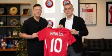ismi-tff-baskanligi-ile-anilmisti-mesut-ozil-iddialara-yanit-verdi-gcZeCfh3.jpg